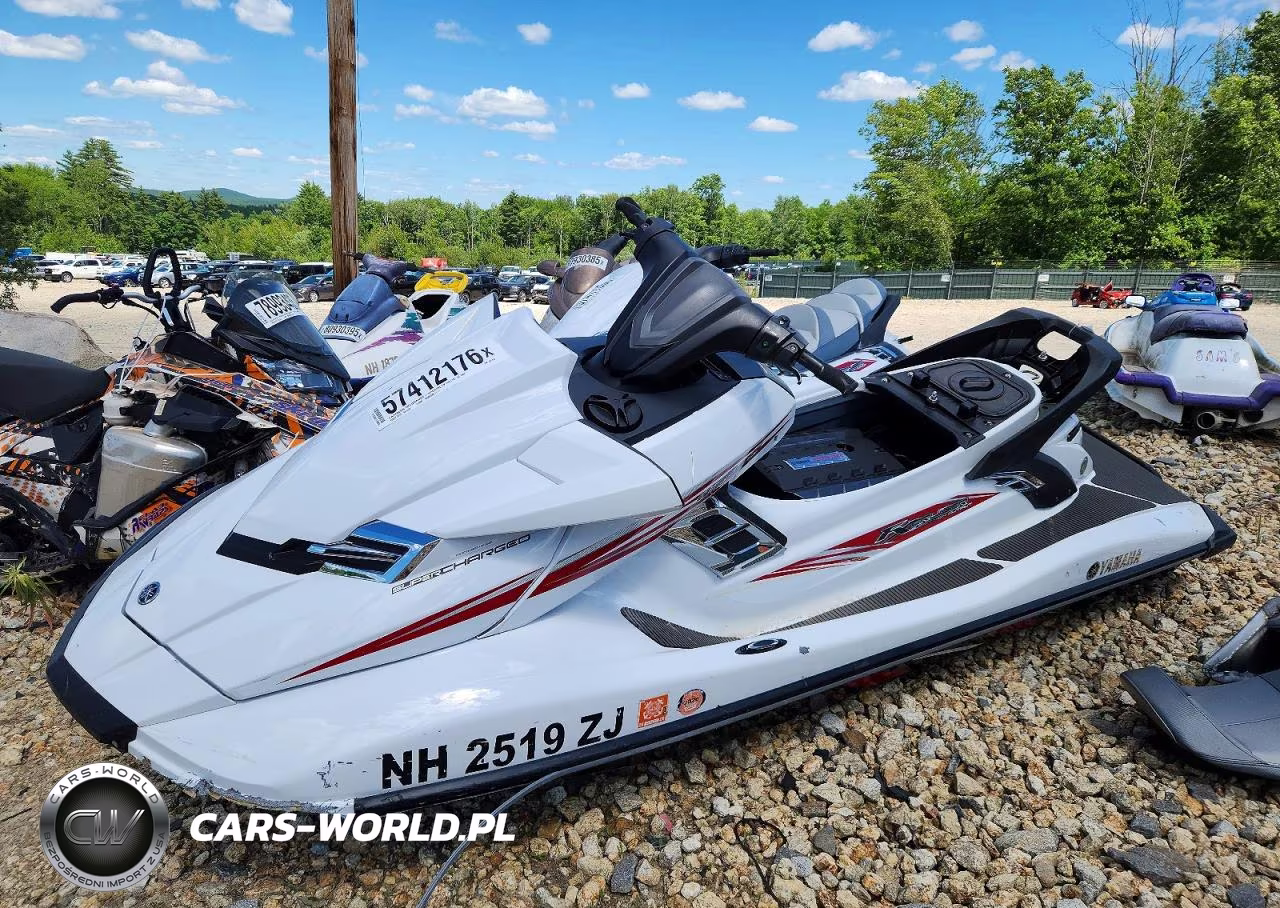 2016 Yam Jet Ski VIN:YAMA1061D616 - 2