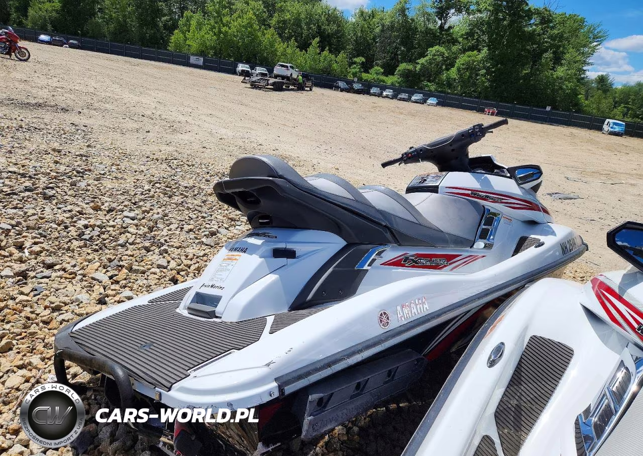 2016 Yam Jet Ski VIN:YAMA1061D616 - 4