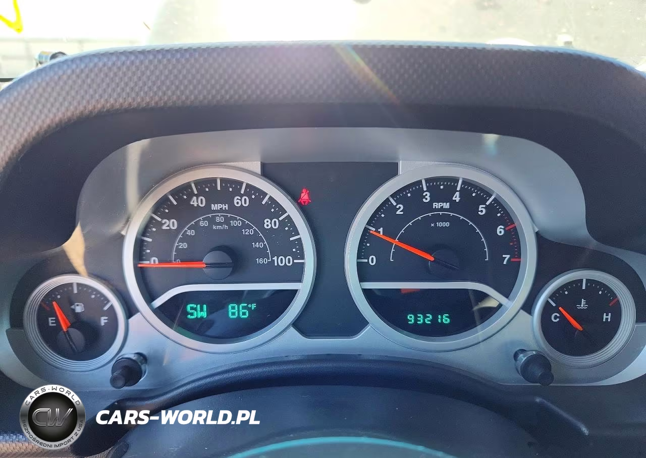 2007 Jeep Wrangler Sahara VIN:1J4GA59177L196381 - 9