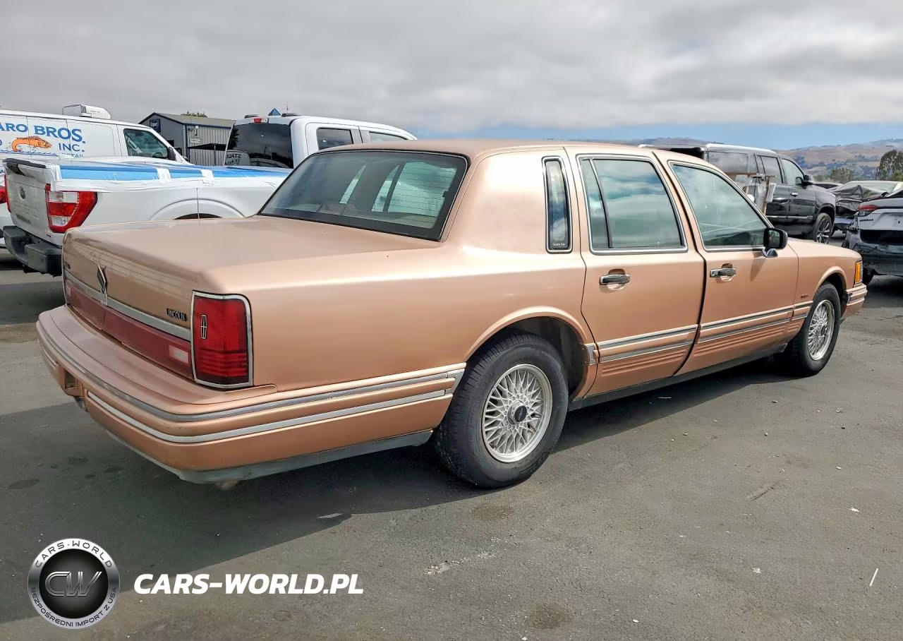 1994 Lincoln Town Car Executive VIN:1LNLM81W5RY693239 - 3