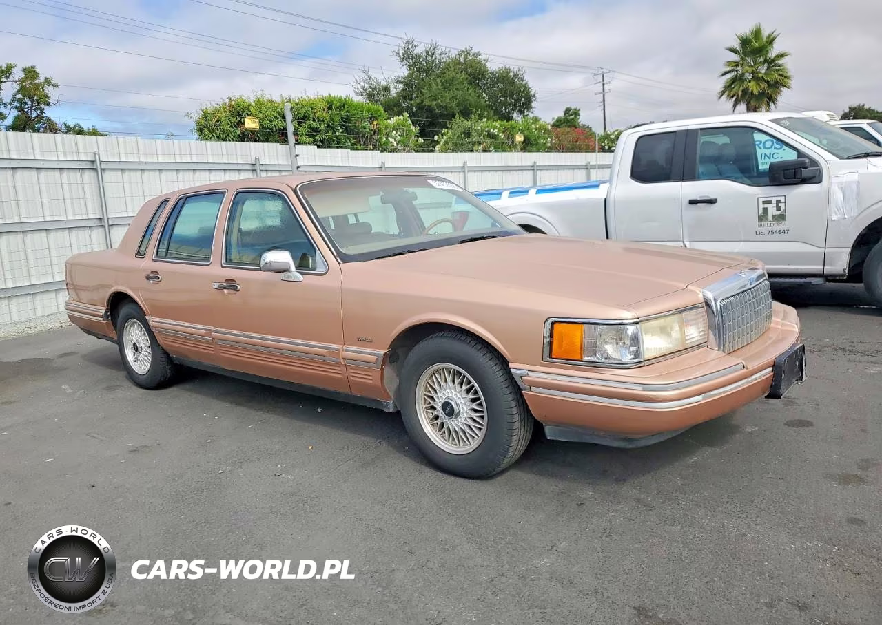 1994 Lincoln Town Car Executive VIN:1LNLM81W5RY693239 - 4