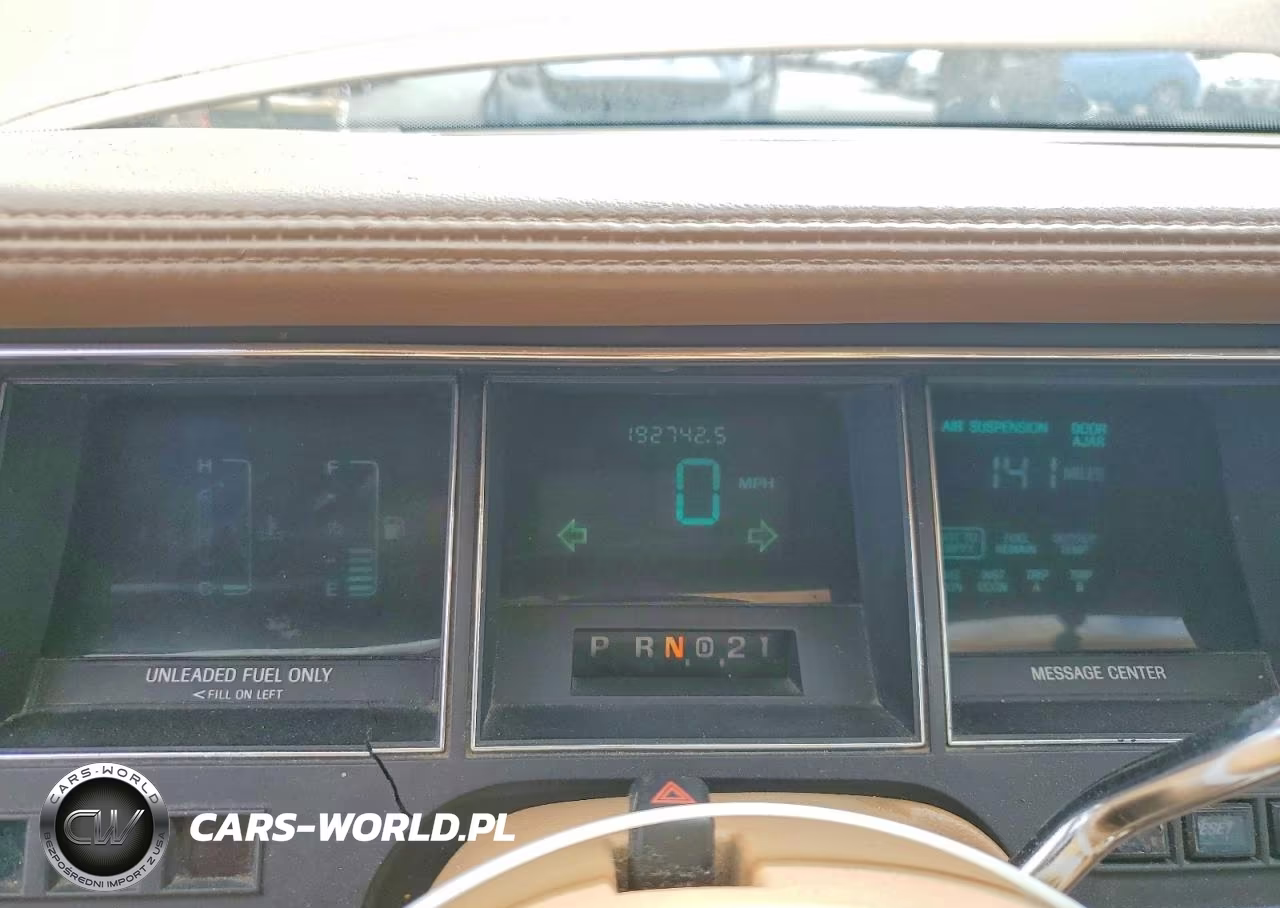 1994 Lincoln Town Car Executive VIN:1LNLM81W5RY693239 - 9