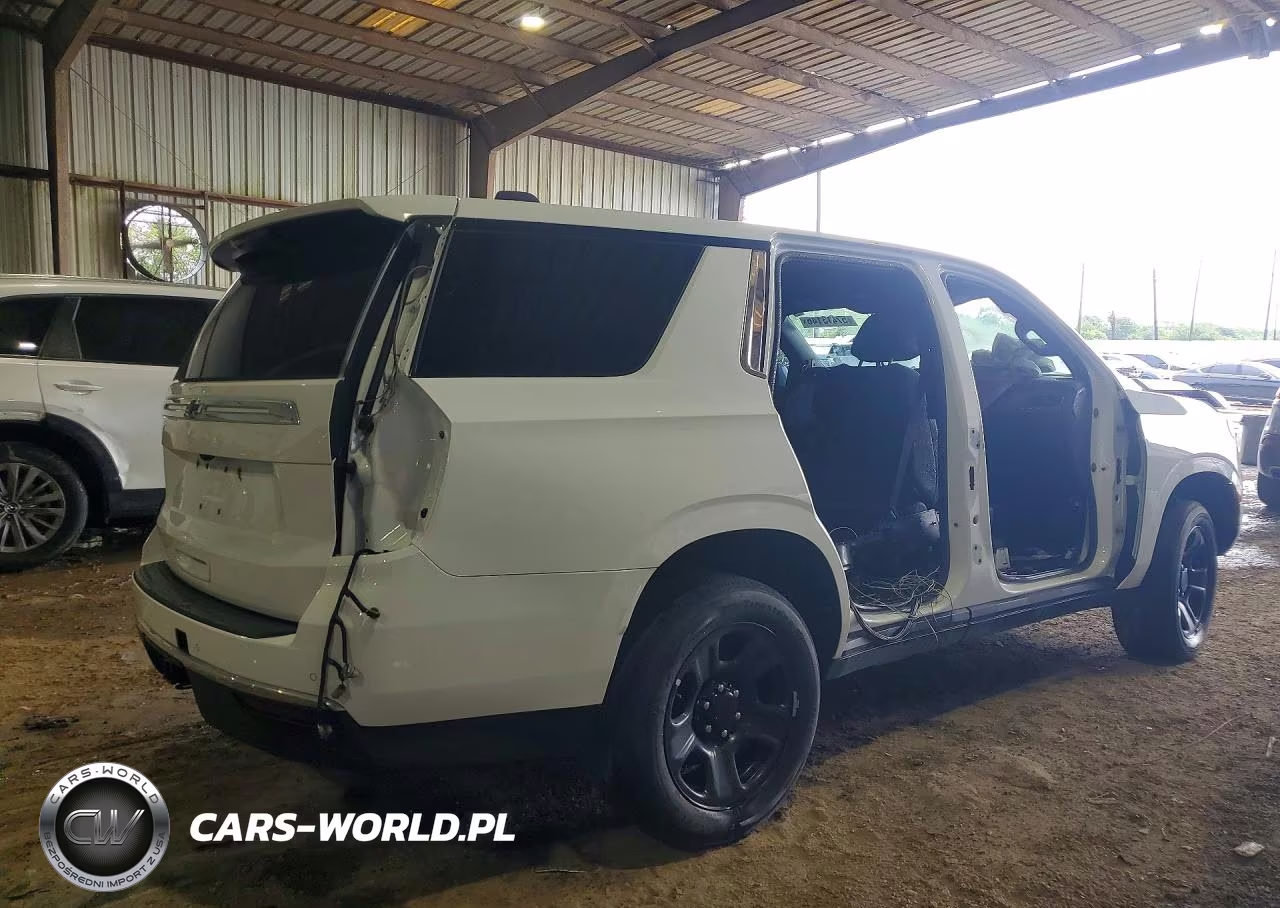 2023 Chevrolet Tahoe C1500 VIN:1GBSCLED4PR299449 - 3
