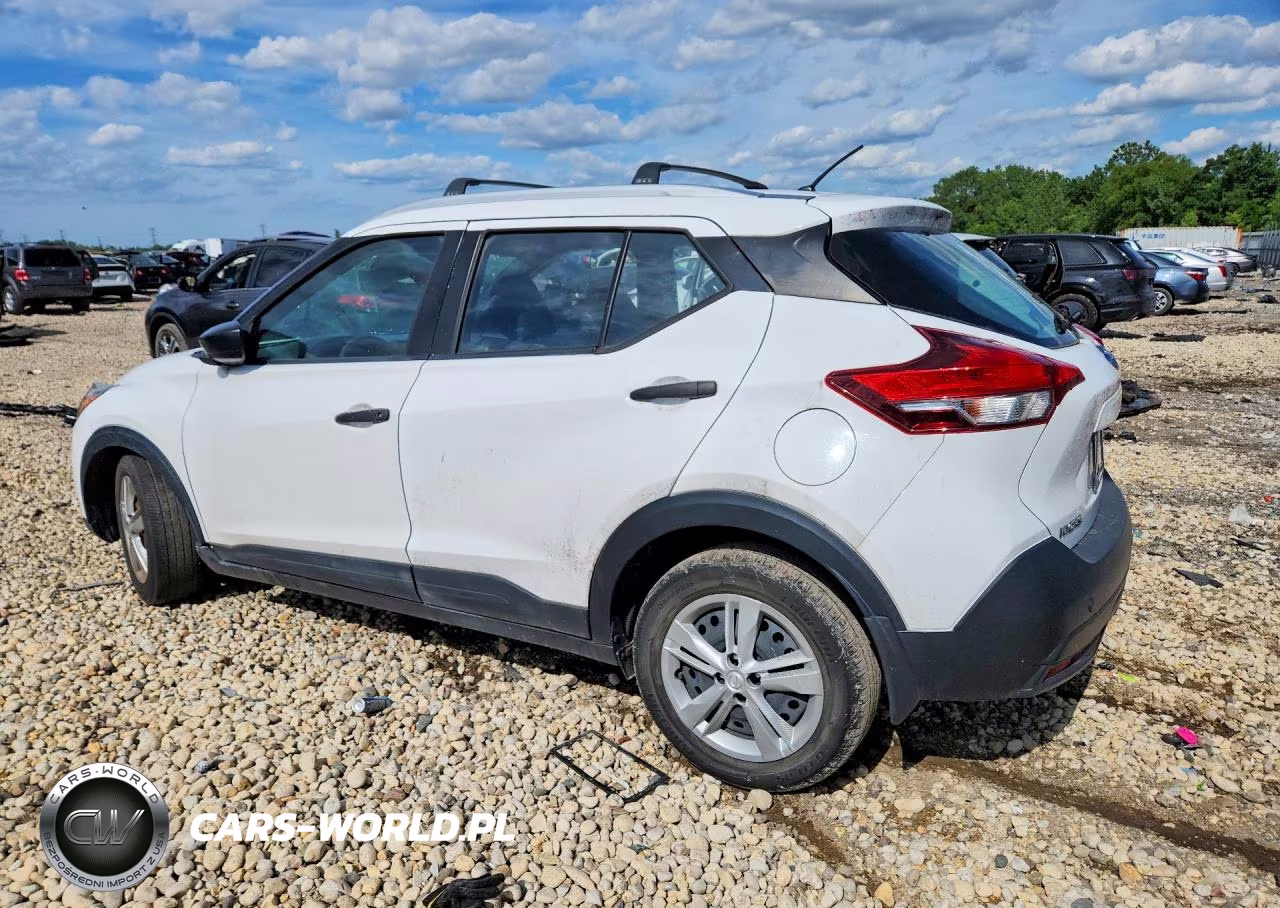 2018 Nissan Kicks S VIN:3N1CP5CU9JL530429 - 2