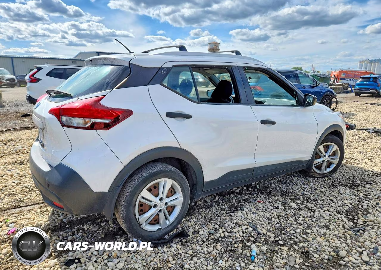 2018 Nissan Kicks S VIN:3N1CP5CU9JL530429 - 3