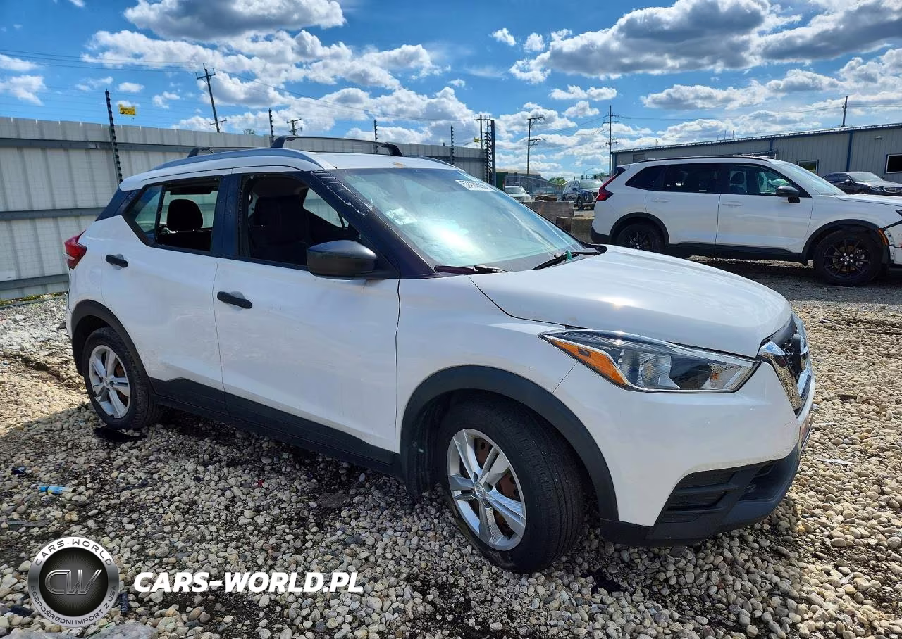 2018 Nissan Kicks S VIN:3N1CP5CU9JL530429 - 4