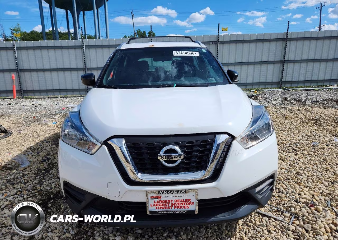 2018 Nissan Kicks S VIN:3N1CP5CU9JL530429 - 5