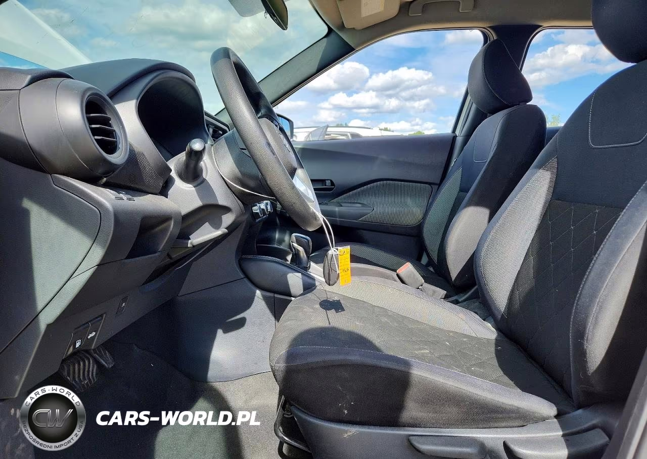 2018 Nissan Kicks S VIN:3N1CP5CU9JL530429 - 7