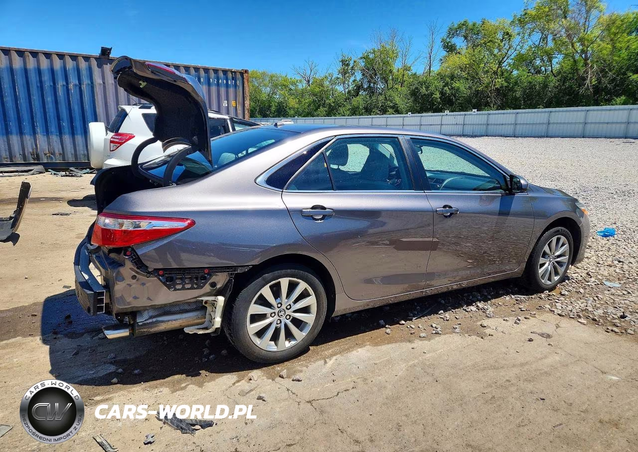 2017 Toyota Camry Xle VIN:4T1BF1FK4HU321352 - 3