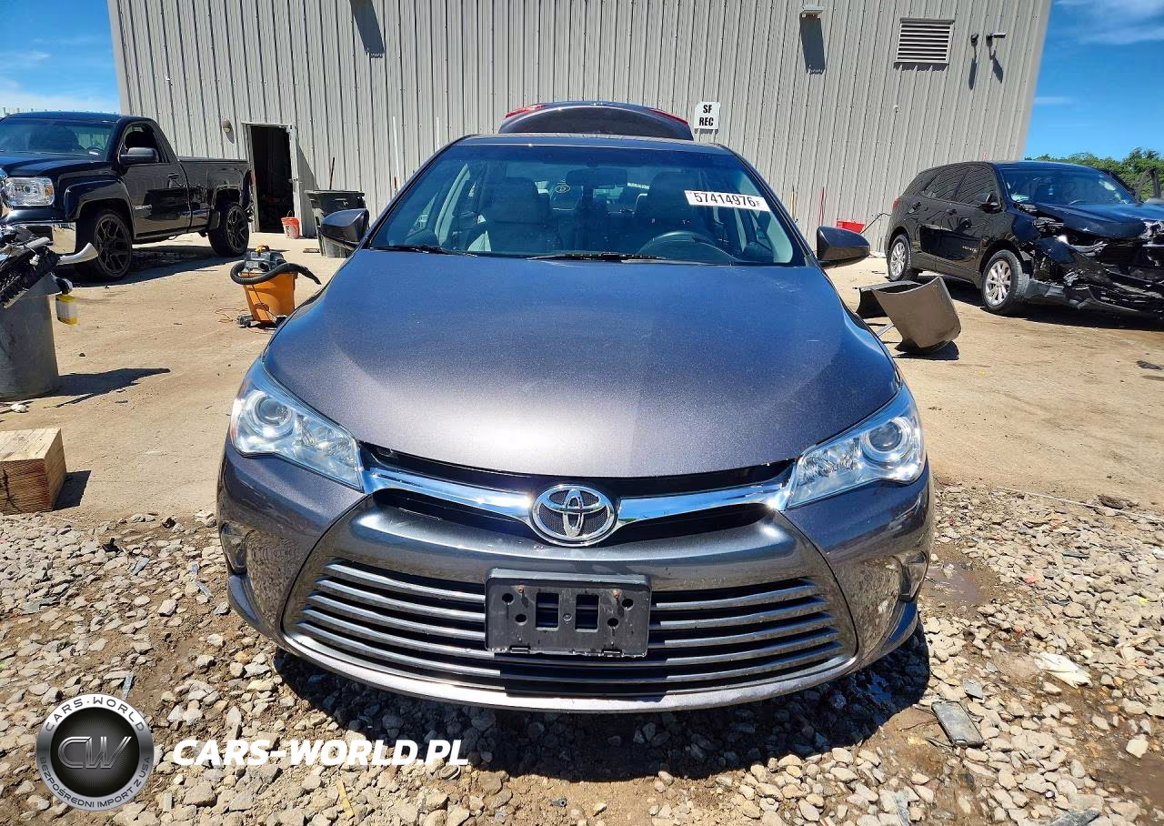 2017 Toyota Camry Xle VIN:4T1BF1FK4HU321352 - 5