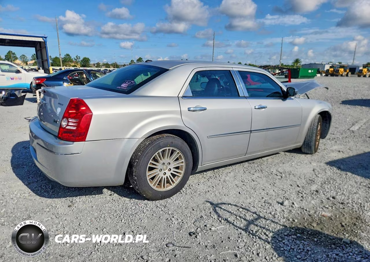 2010 Chrysler 300 Touring VIN:2C3CA5CVXAH276296 - 3