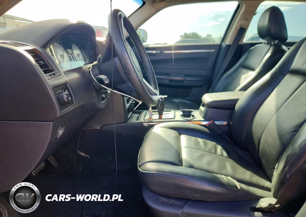 2010 Chrysler 300 Touring VIN:2C3CA5CVXAH276296 - 7