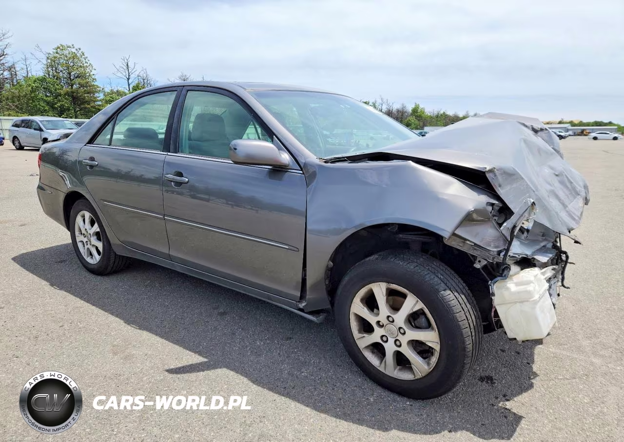 2005 Toyota Camry Xle VIN:4T1BE30K25U554665 - 4