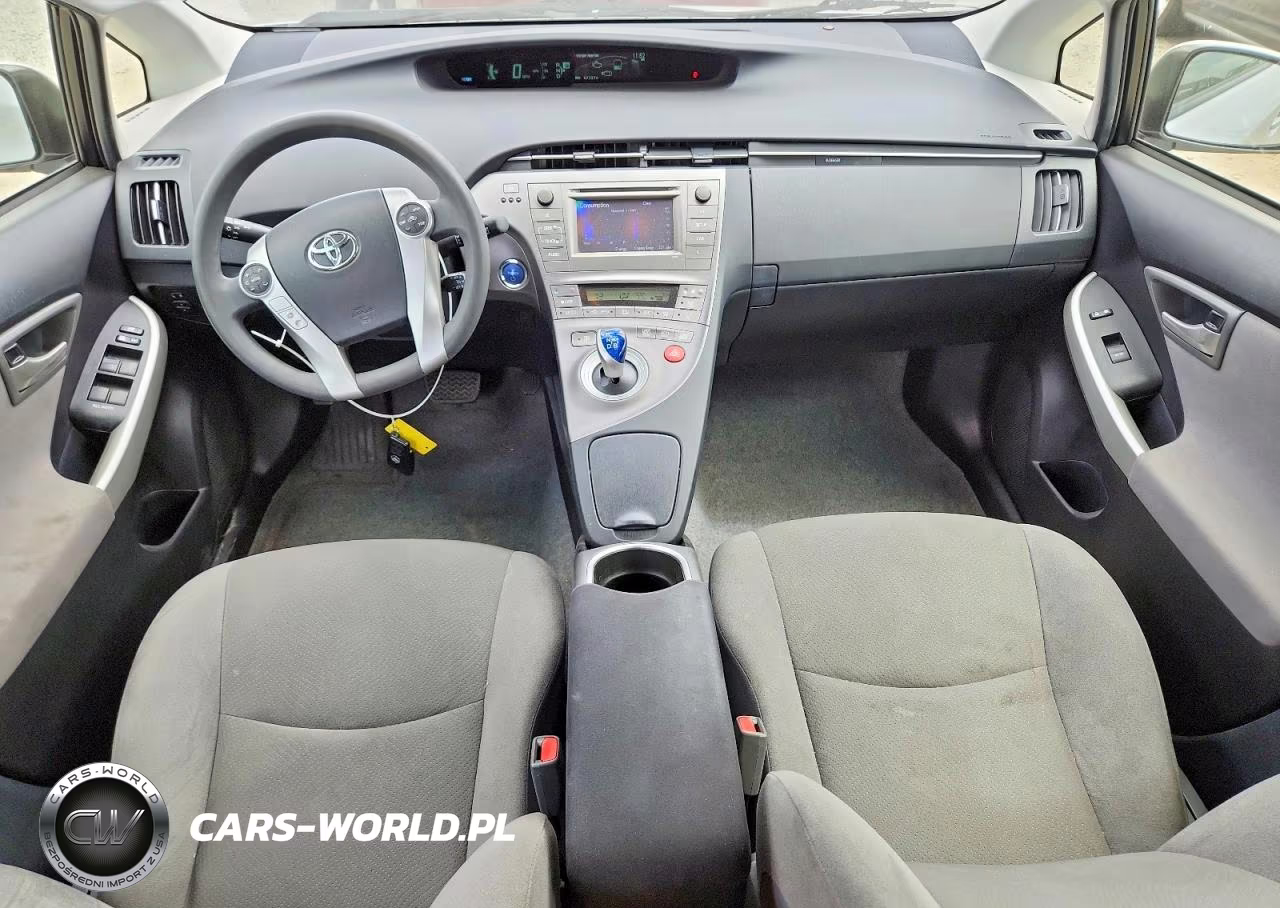 2015 Toyota Prius Two VIN:JTDKN3DU8F0465613 - 8