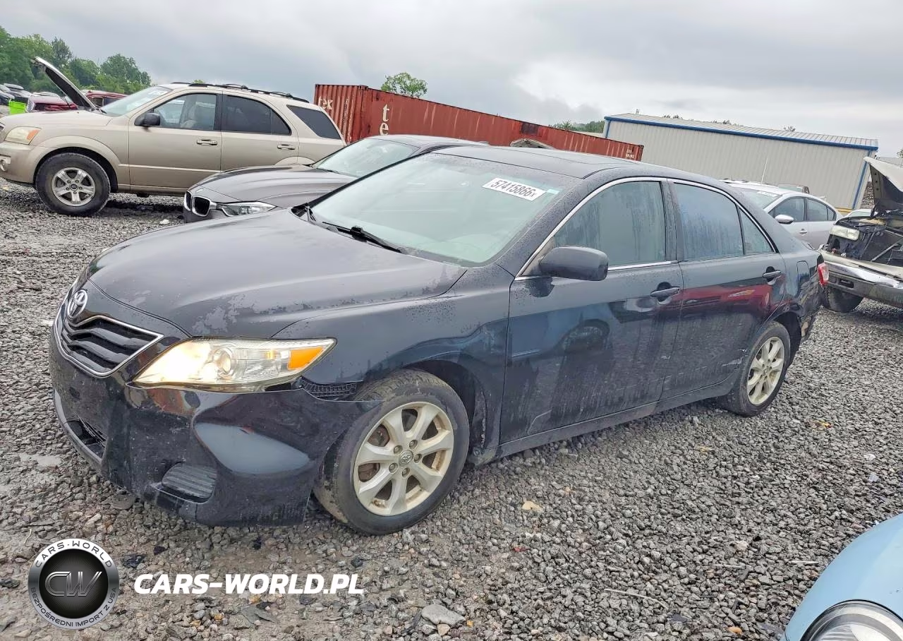 2010 Toyota Camry Le – zdjęcie 1 z 12