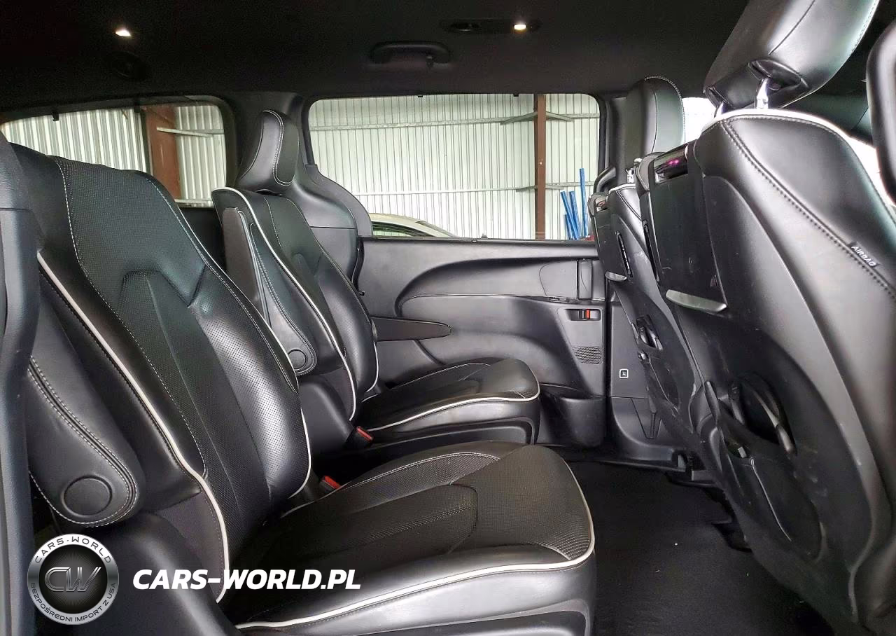 2020 Chrysler Pacifica Hybrid Limited VIN:2C4RC1N78LR257718 - 11