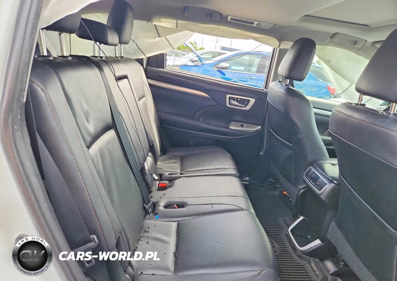 2019 Toyota Highlander Xle VIN:5TDJZRFH5KS596041 - 10