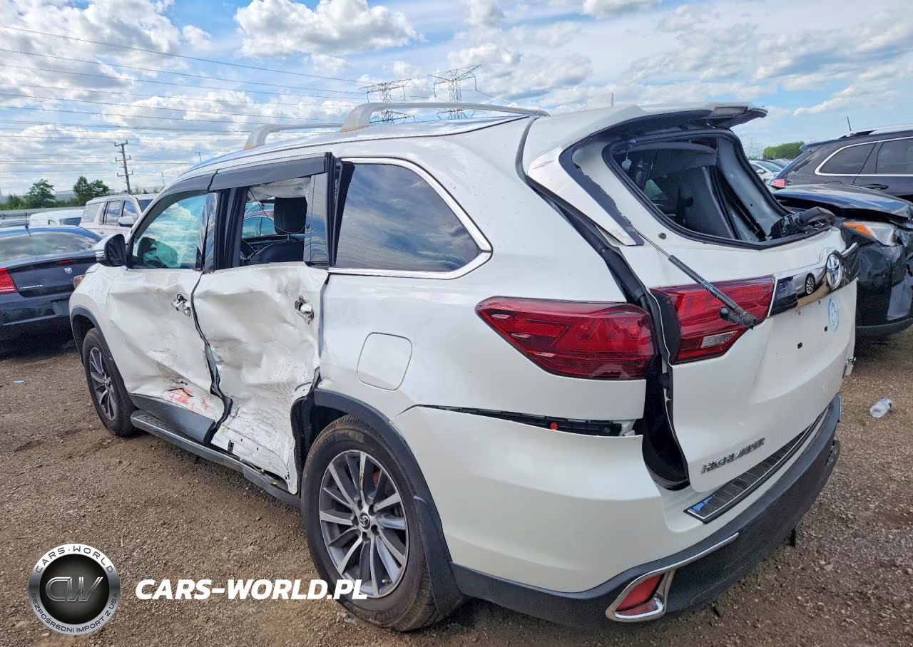 2019 Toyota Highlander Xle VIN:5TDJZRFH5KS596041 - 2