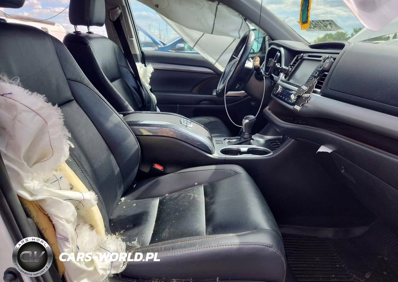 2019 Toyota Highlander Xle VIN:5TDJZRFH5KS596041 - 7