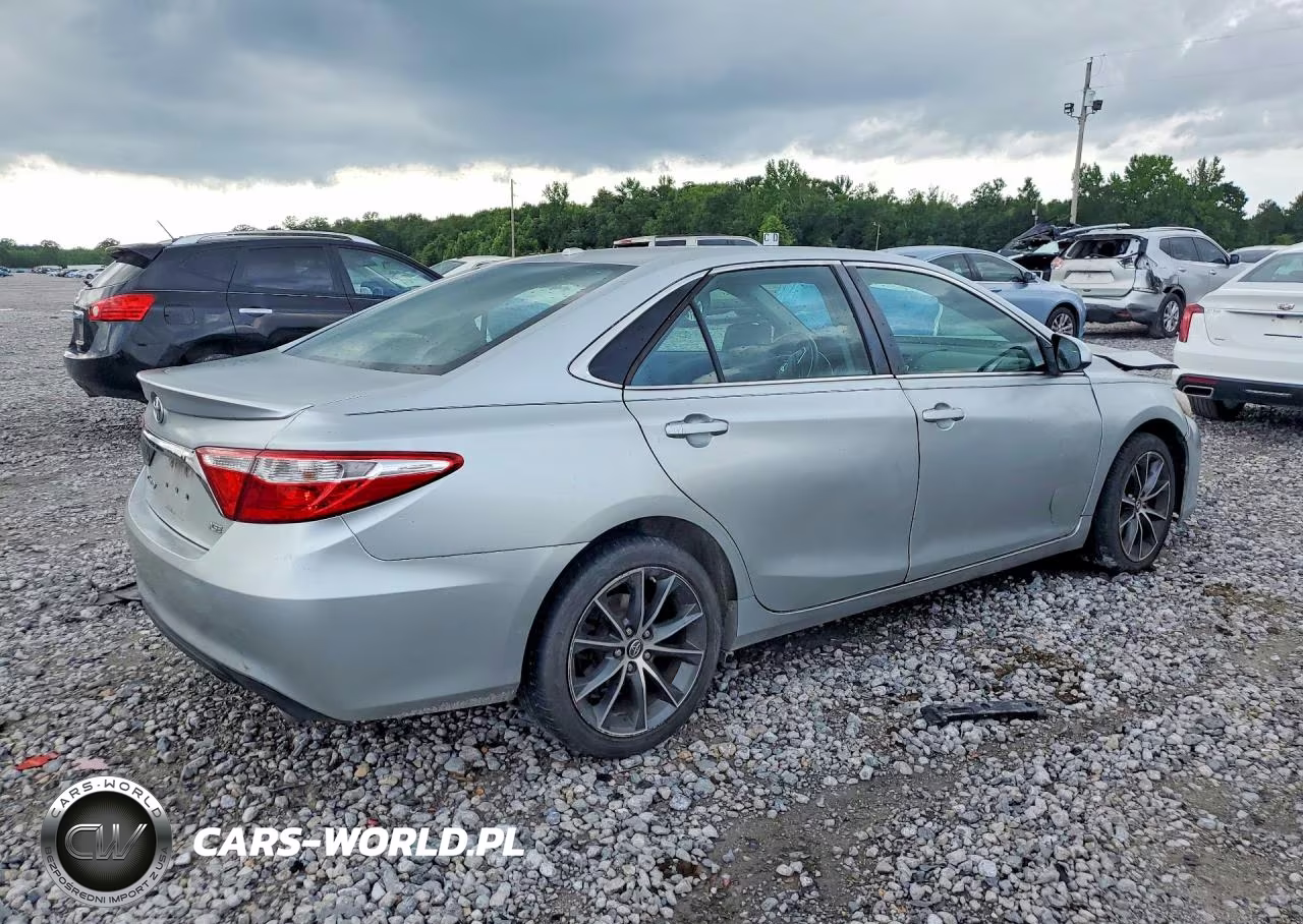2017 Toyota Camry Xse VIN:4T1BF1FK8HU364057 - 3