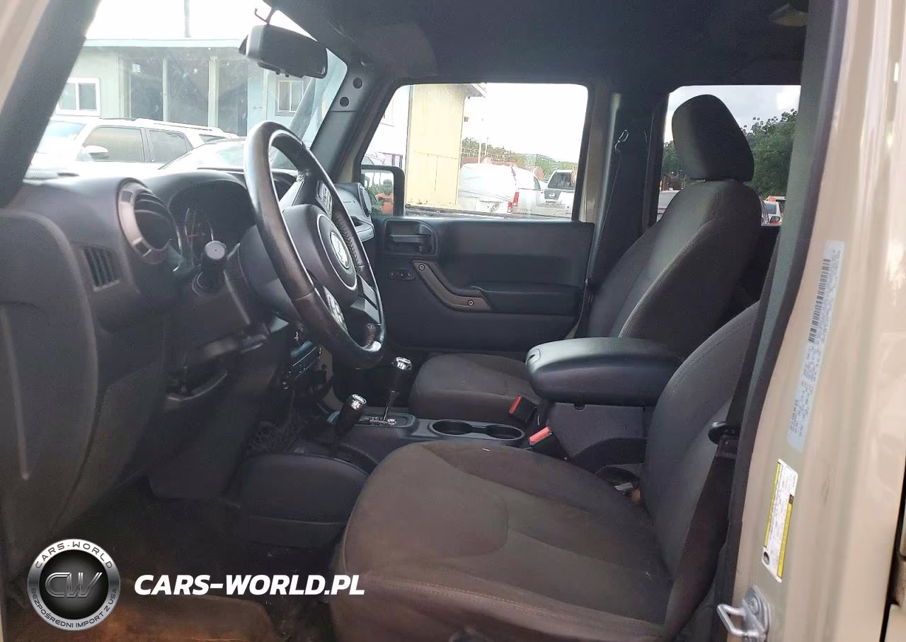 2017 Jeep Wrangler Unlimited Sport VIN:1C4BJWDG7HL629801 - 7
