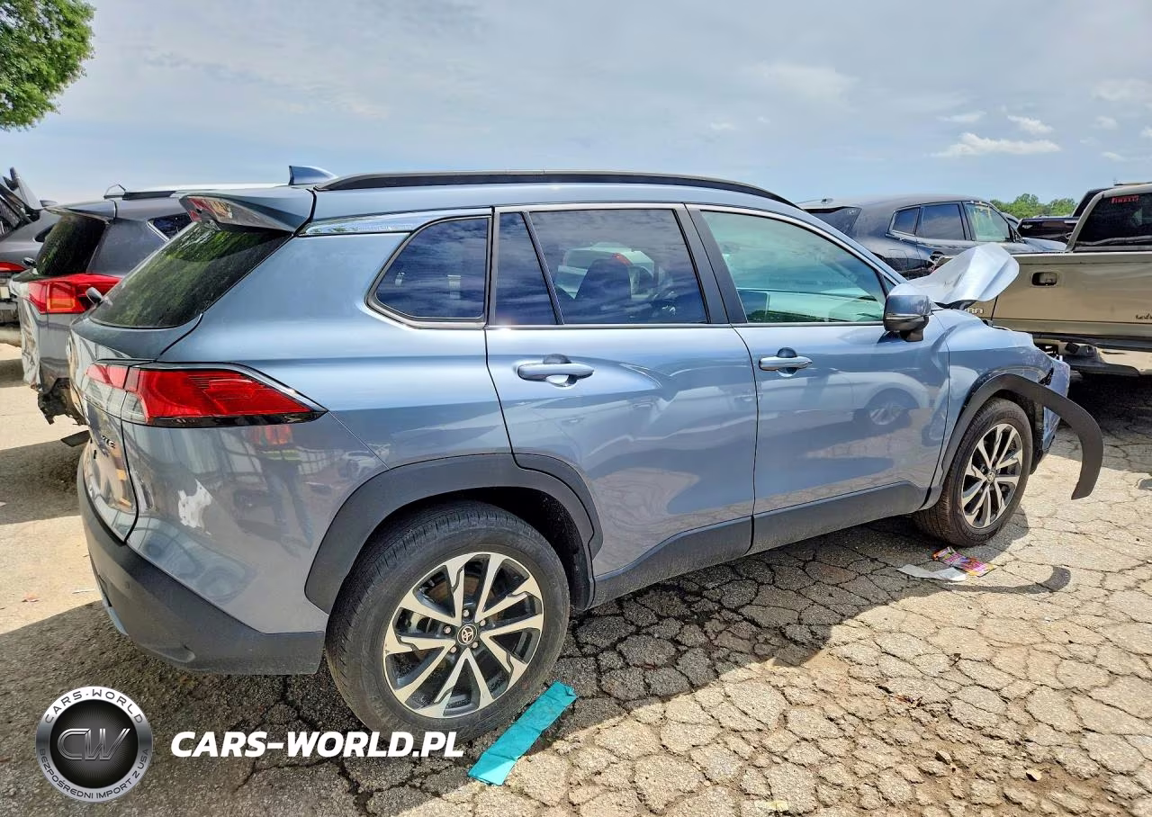 2024 Toyota Corolla Cross Xle VIN:7MUEAAAG3RV076493 - 3
