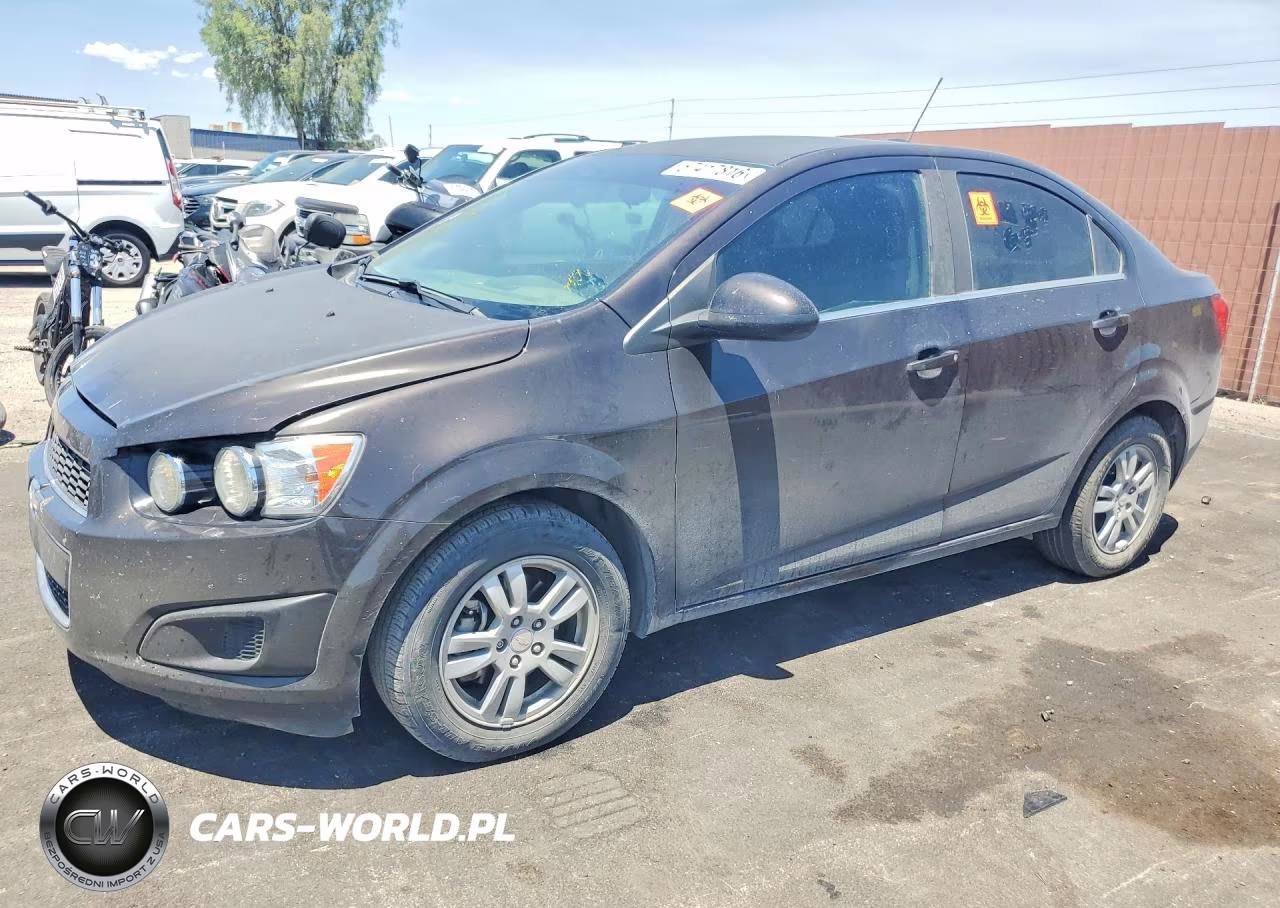 2016 Chevrolet Sonic Lt – zdjęcie 1 z 12
