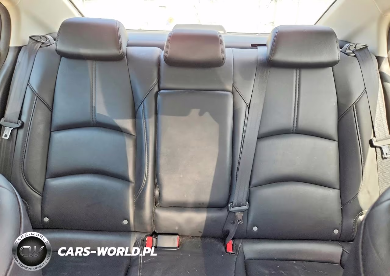 2018 Mazda 3 Touring VIN:3MZBN1V30JM272904 - 10