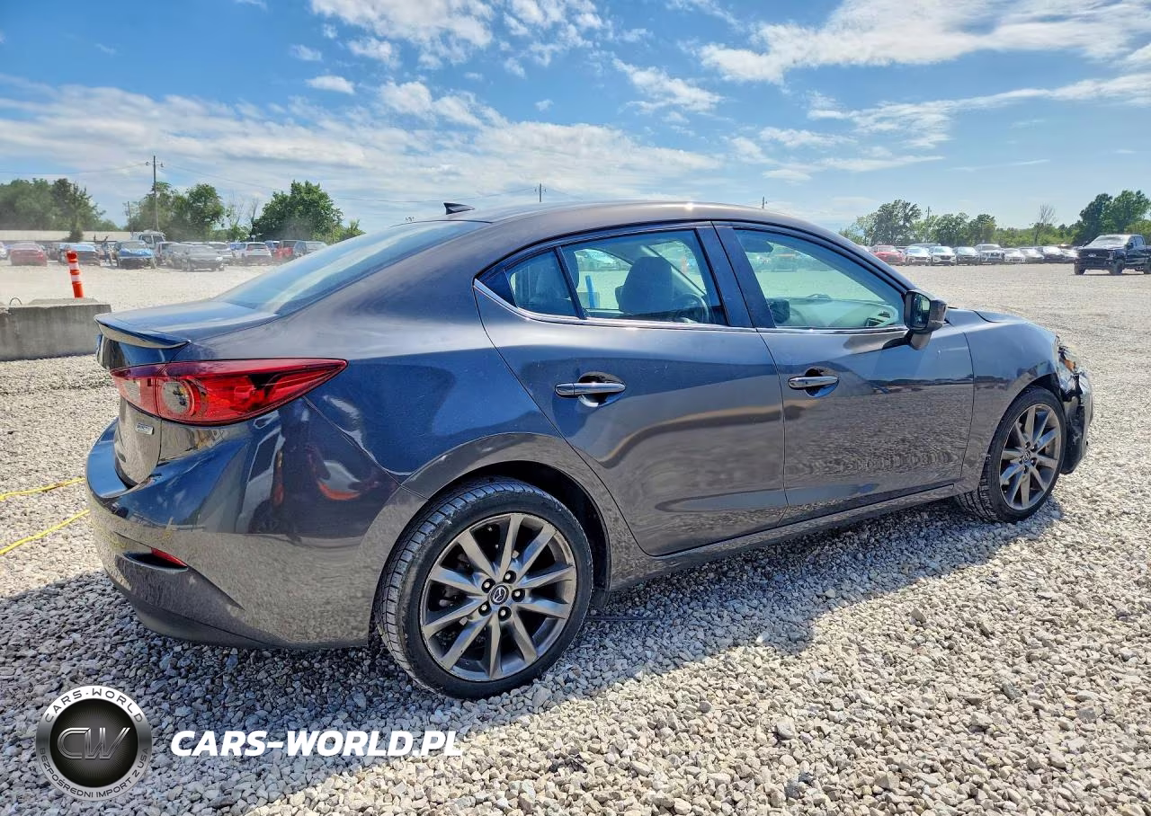 2018 Mazda 3 Touring VIN:3MZBN1V30JM272904 - 3