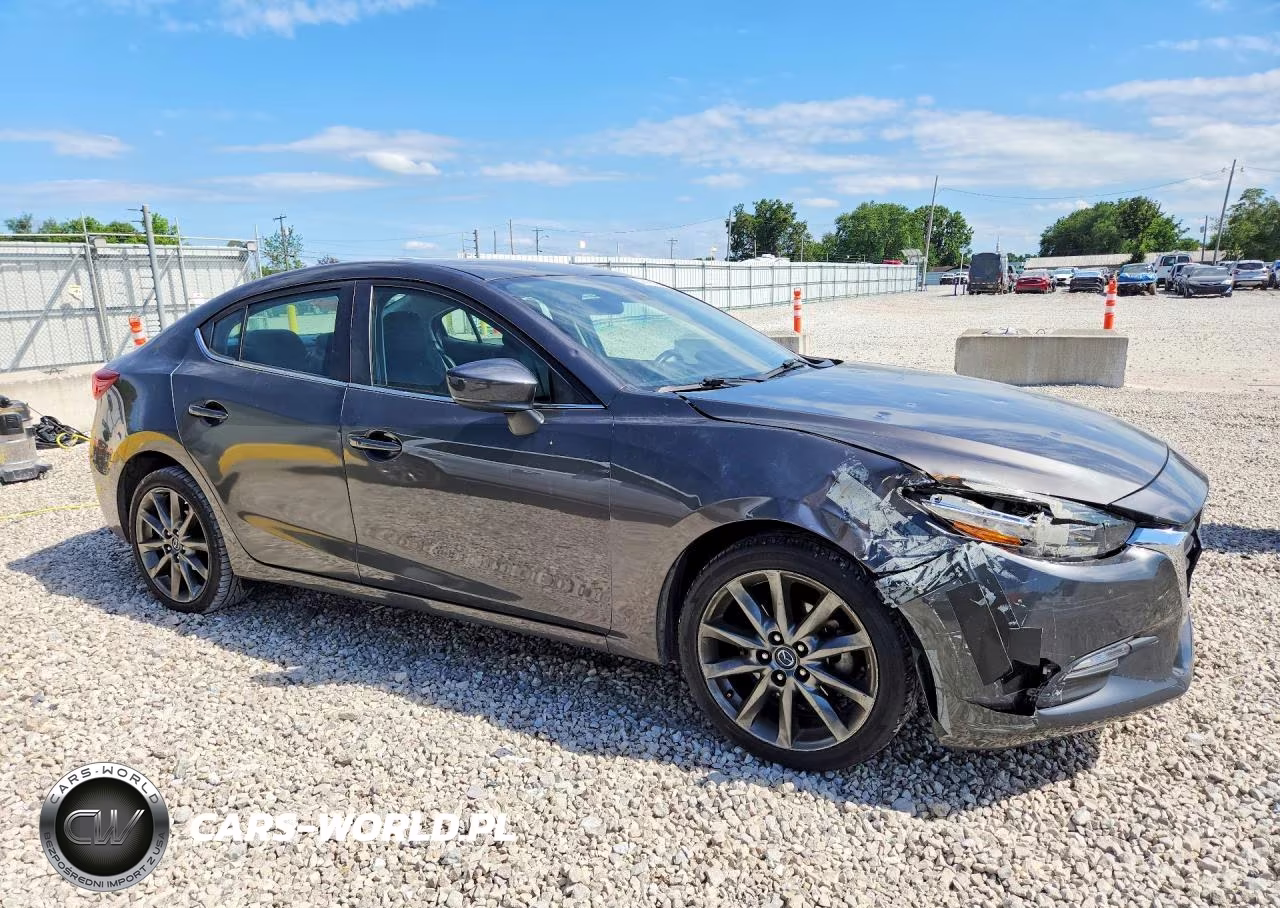 2018 Mazda 3 Touring VIN:3MZBN1V30JM272904 - 4