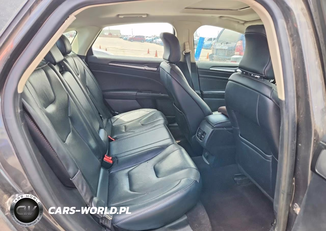 2019 Ford Fusion Titanium VIN:3FA6P0RU9KR185539 - 10