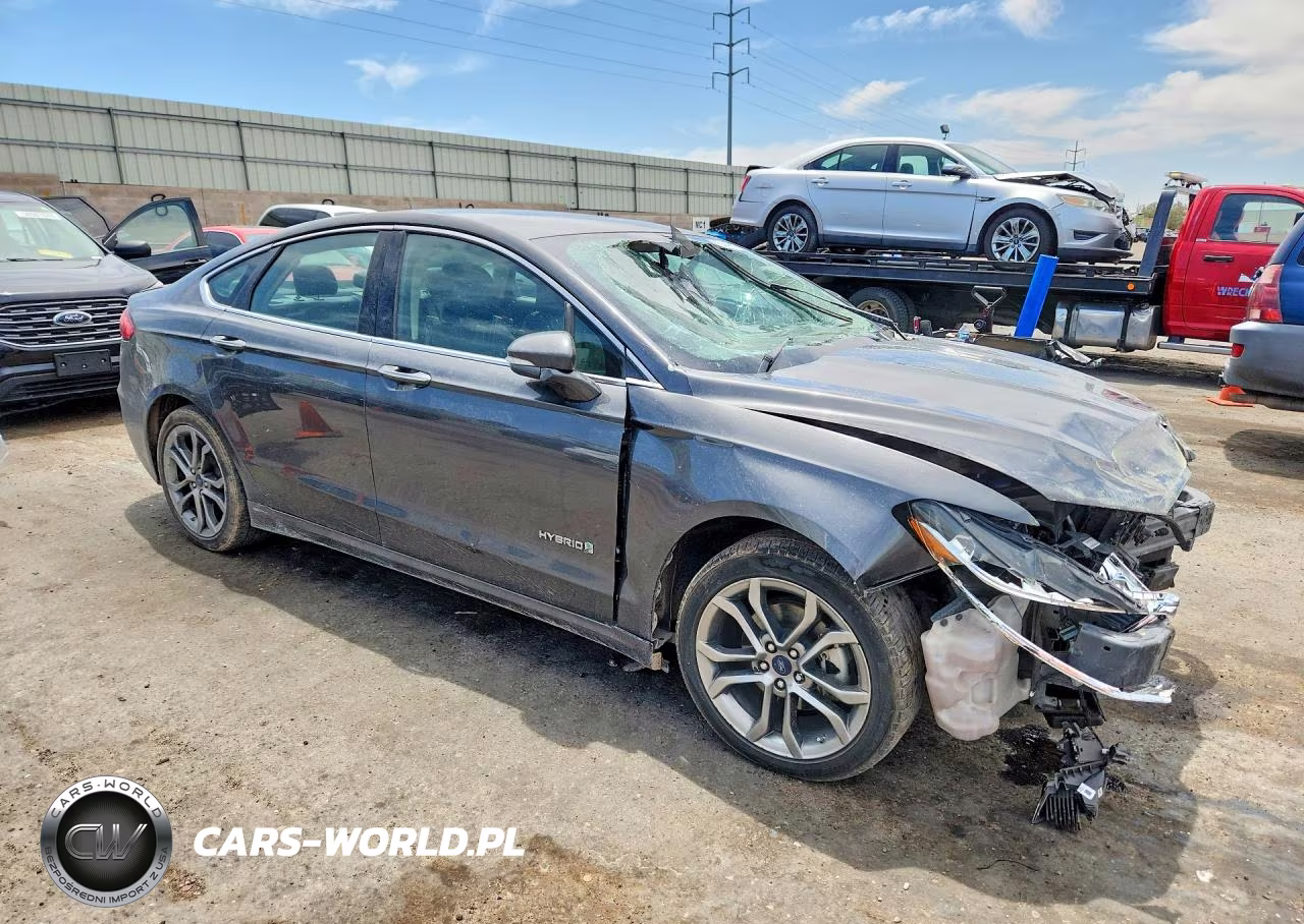 2019 Ford Fusion Titanium VIN:3FA6P0RU9KR185539 - 4