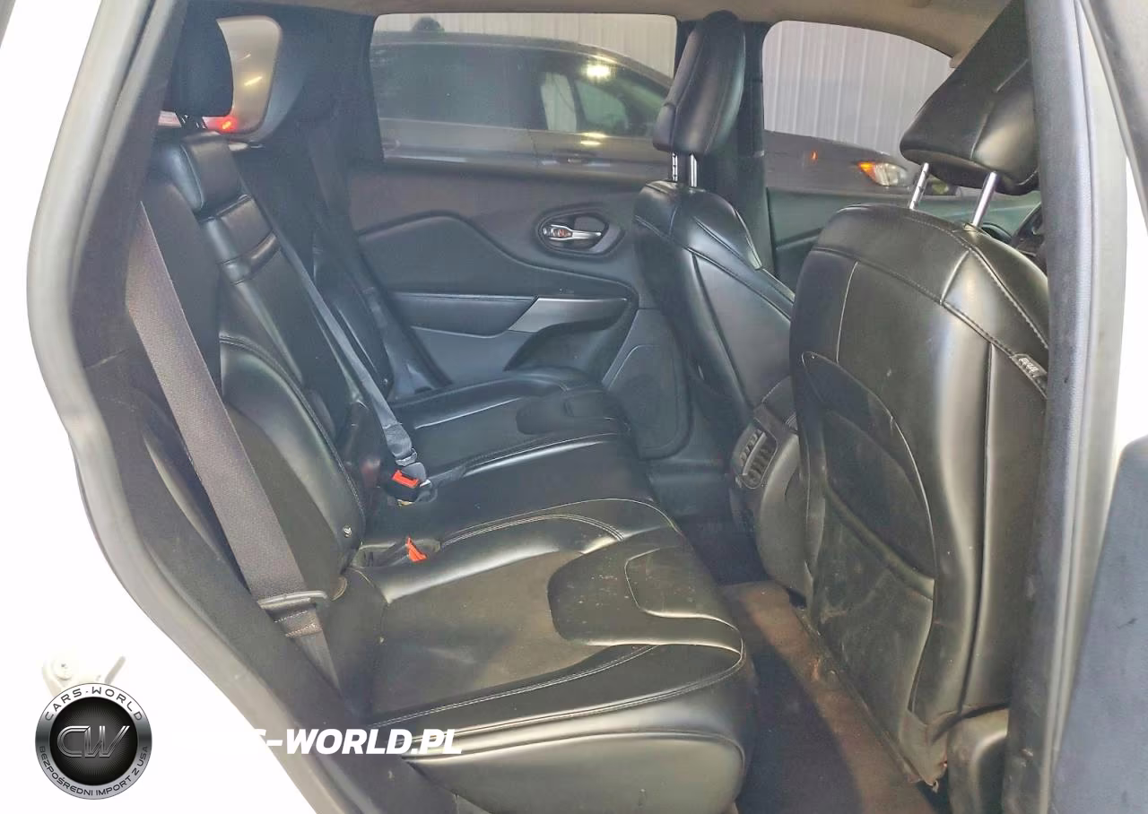 2019 Jeep Cherokee Latitude Plus VIN:1C4PJLLB9KD184618 - 11