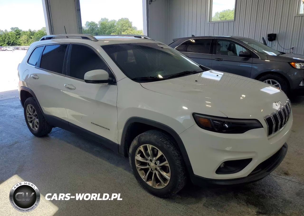 2019 Jeep Cherokee Latitude Plus VIN:1C4PJLLB9KD184618 - 4