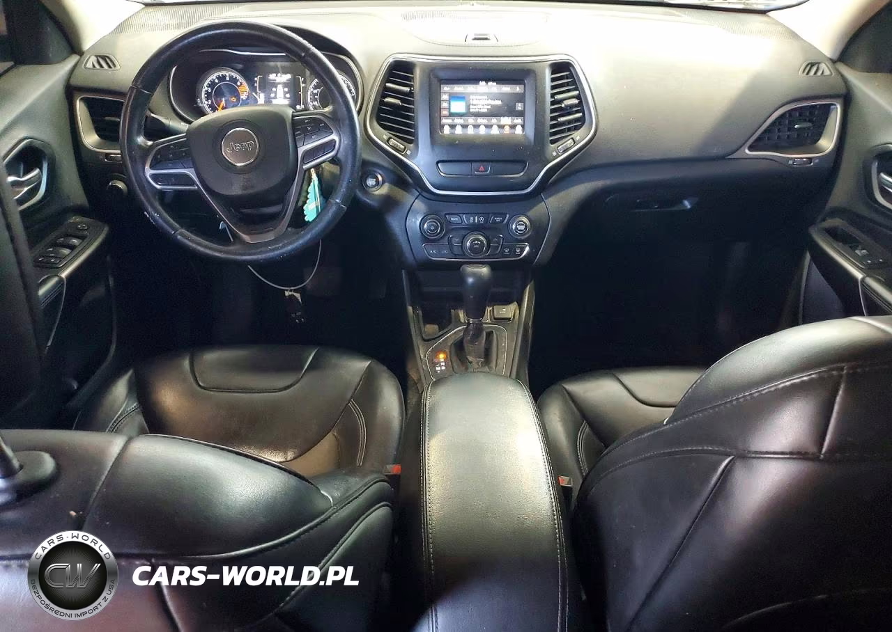 2019 Jeep Cherokee Latitude Plus VIN:1C4PJLLB9KD184618 - 8