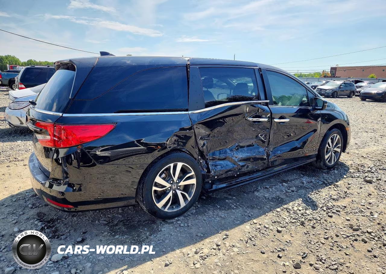 2023 Honda Odyssey Touring VIN:5FNRL6H83PB060507 - 3
