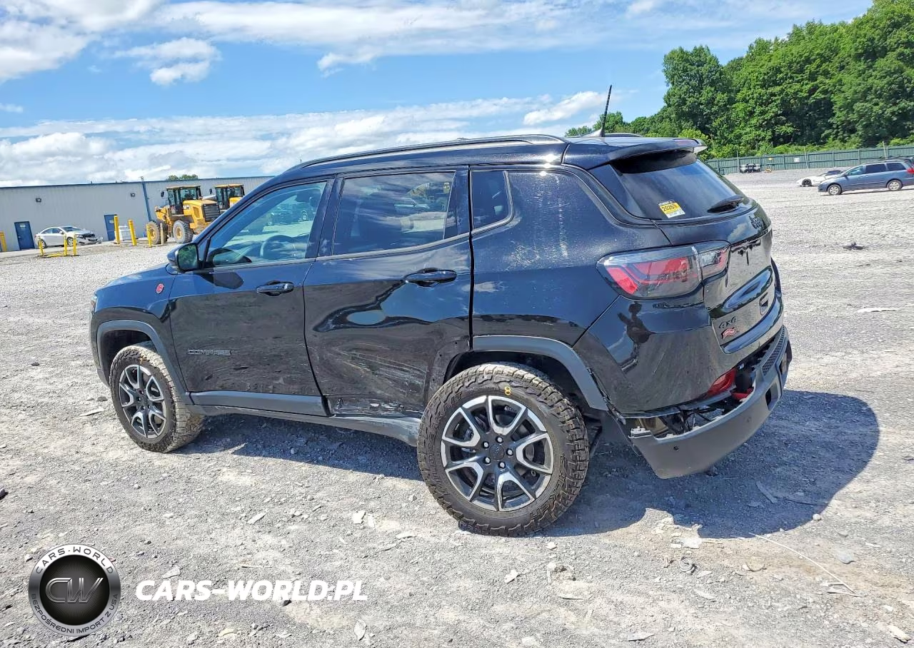 2024 Jeep Compass Trailhawk VIN:3C4NJDDNXRT171323 - 2