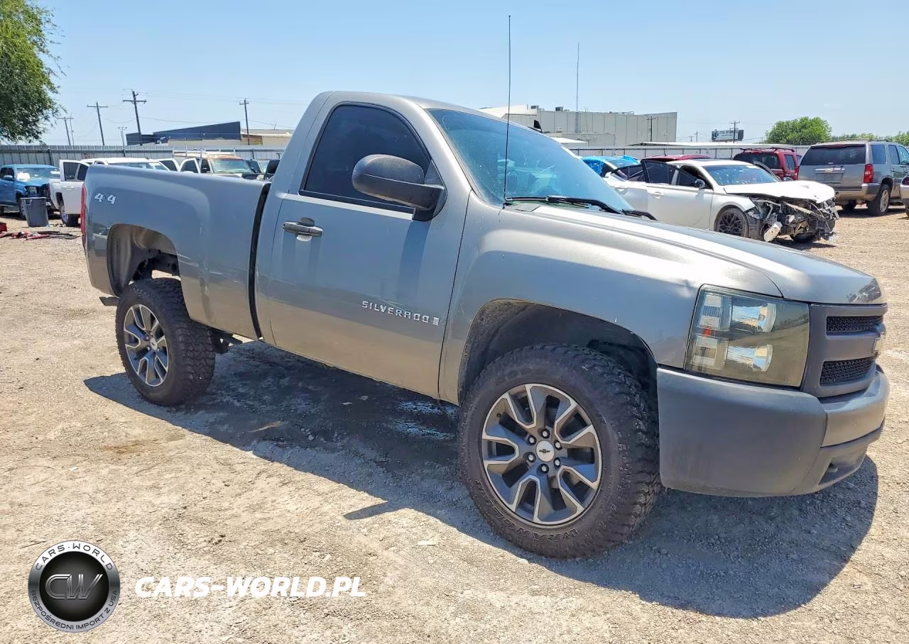 2008 Chevrolet Silverado K1500 VIN:1GCEK14CX8Z315700 - 4