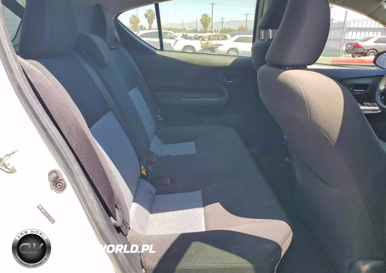 2018 Toyota Prius C Two VIN:JTDKDTB32J1605977 - 10