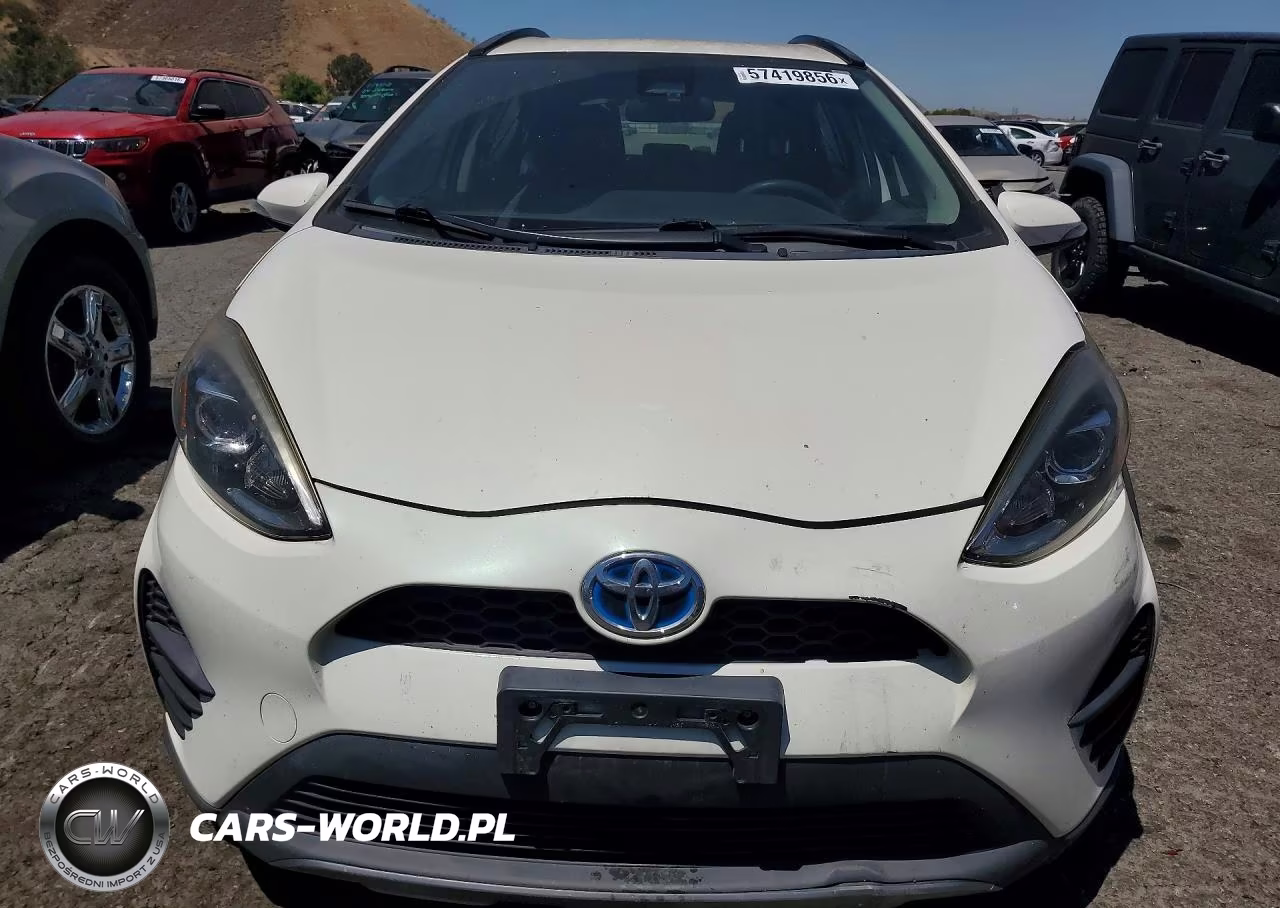 2018 Toyota Prius C Two VIN:JTDKDTB32J1605977 - 5