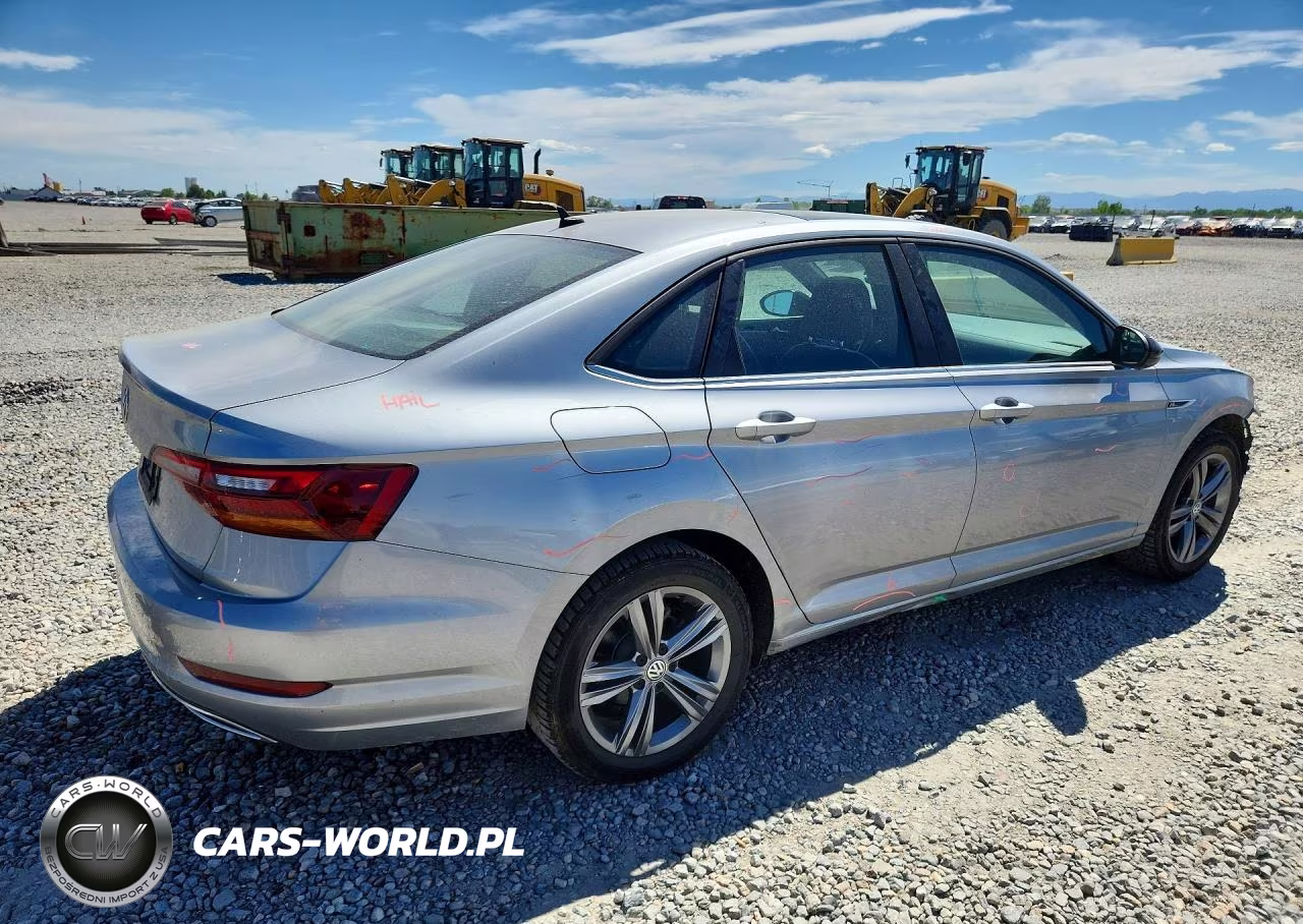 2019 Volkswagen Jetta VIN:3VWCB7BUXKM226897 - 3