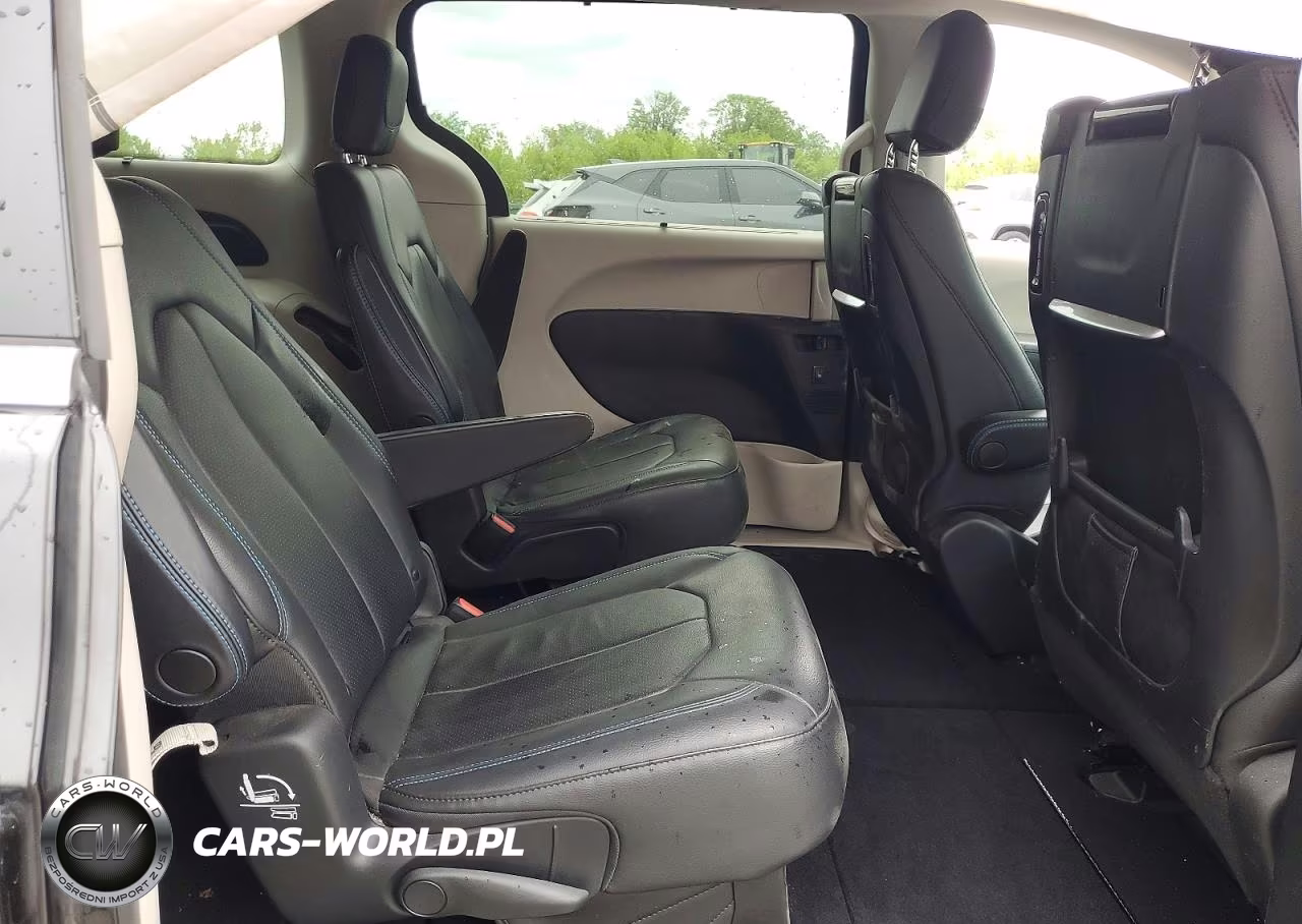 2021 Chrysler Pacifica Touring L VIN:2C4RC3BG8MR518539 - 11