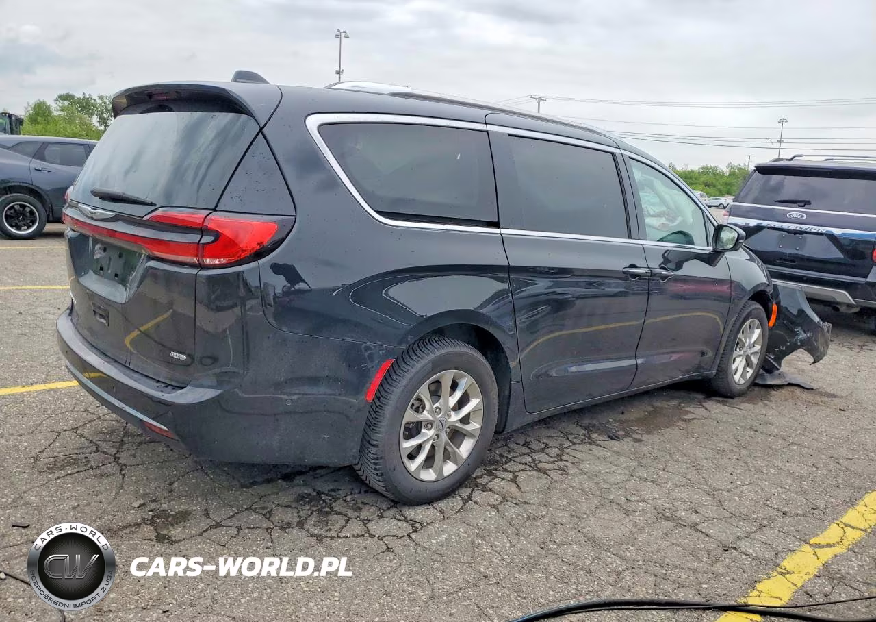 2021 Chrysler Pacifica Touring L VIN:2C4RC3BG8MR518539 - 3