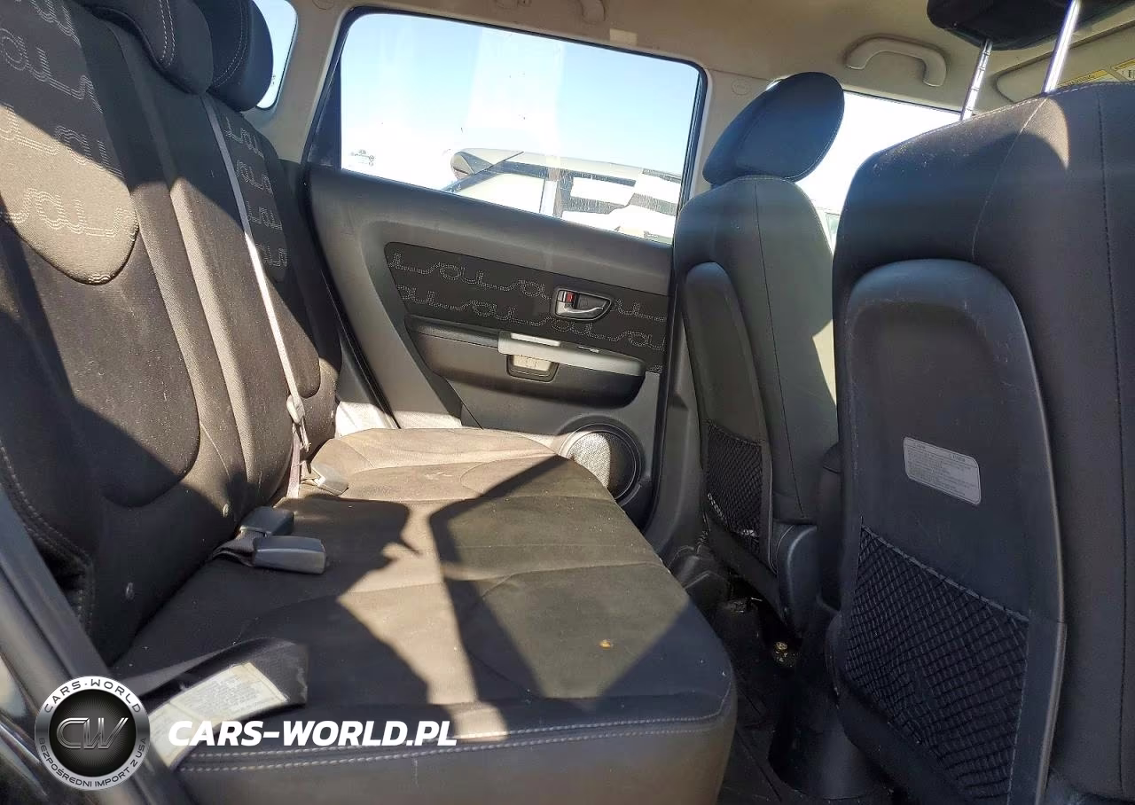 2012 Kia Soul + VIN:KNDJT2A6XC7740287 - 11