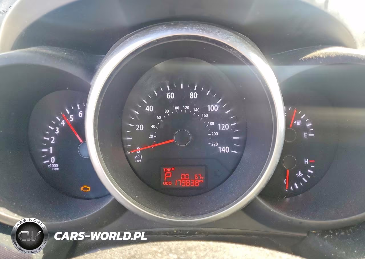 2012 Kia Soul + VIN:KNDJT2A6XC7740287 - 9