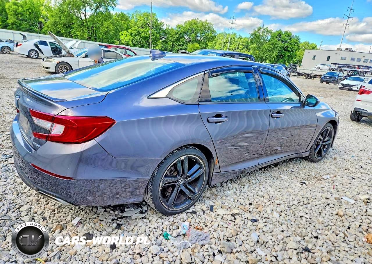 2018 Honda Accord Sport VIN:1HGCV1F32JA128176 - 3