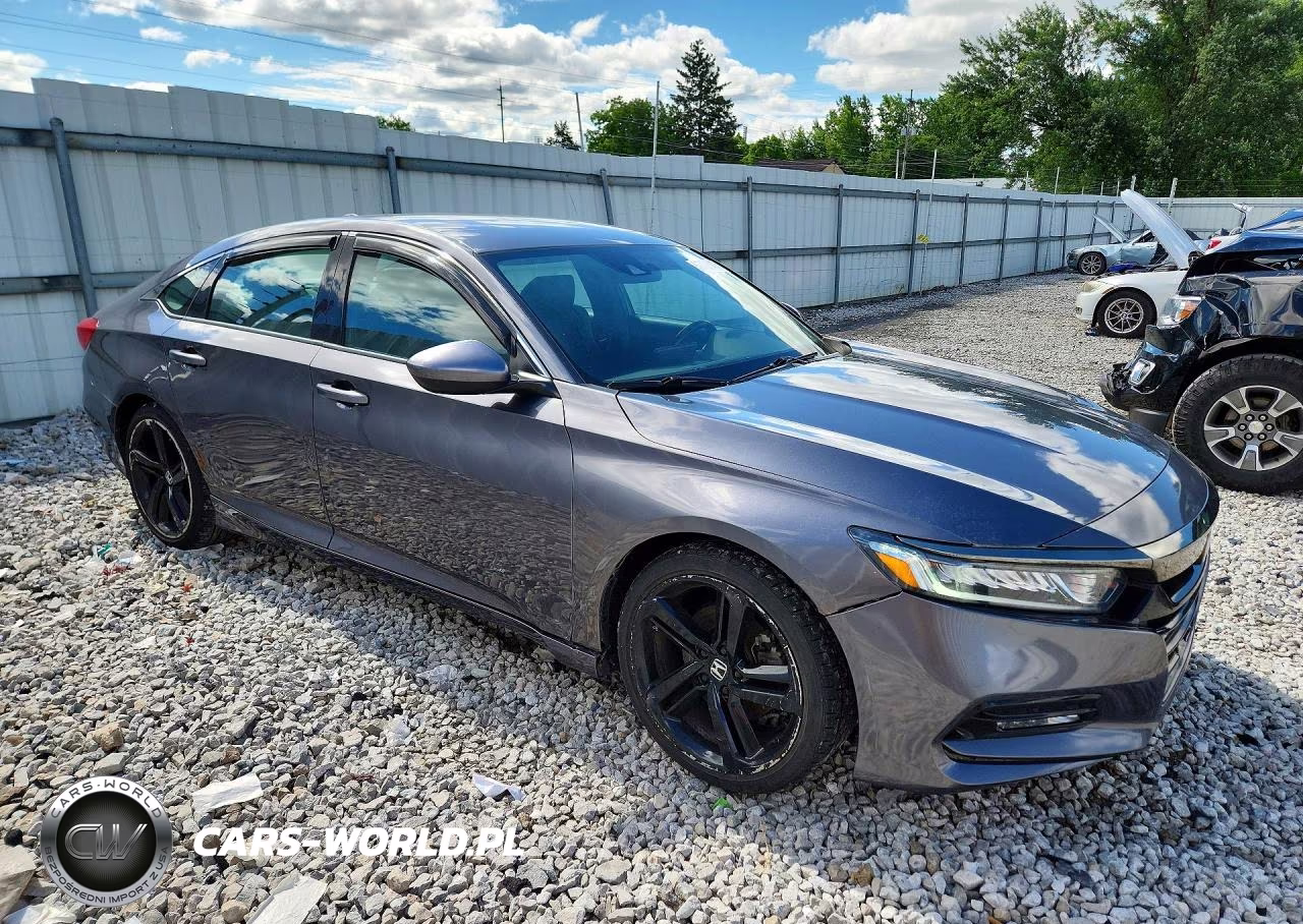 2018 Honda Accord Sport VIN:1HGCV1F32JA128176 - 4