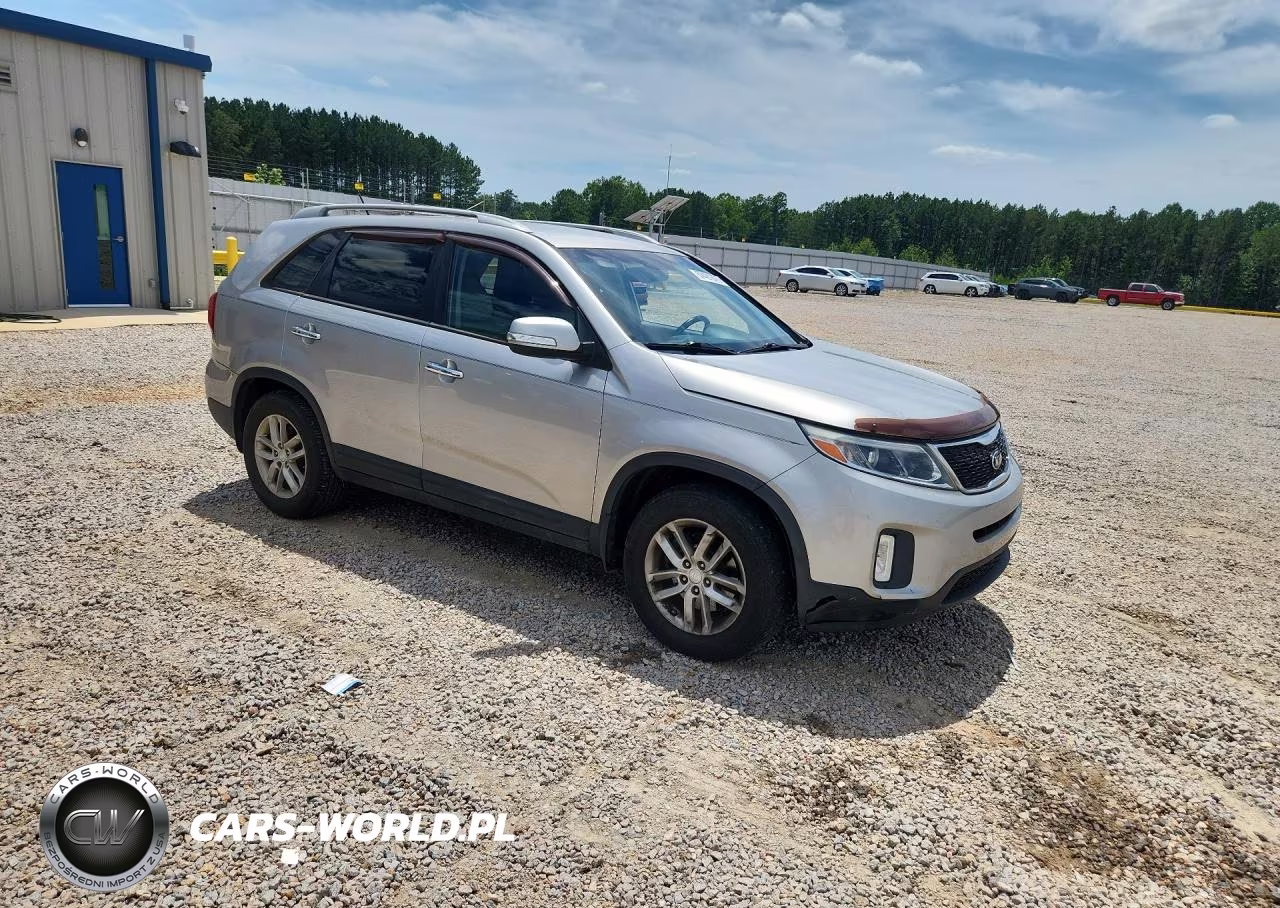2015 Kia Sorento Lx VIN:5XYKT3A65FG656122 - 4
