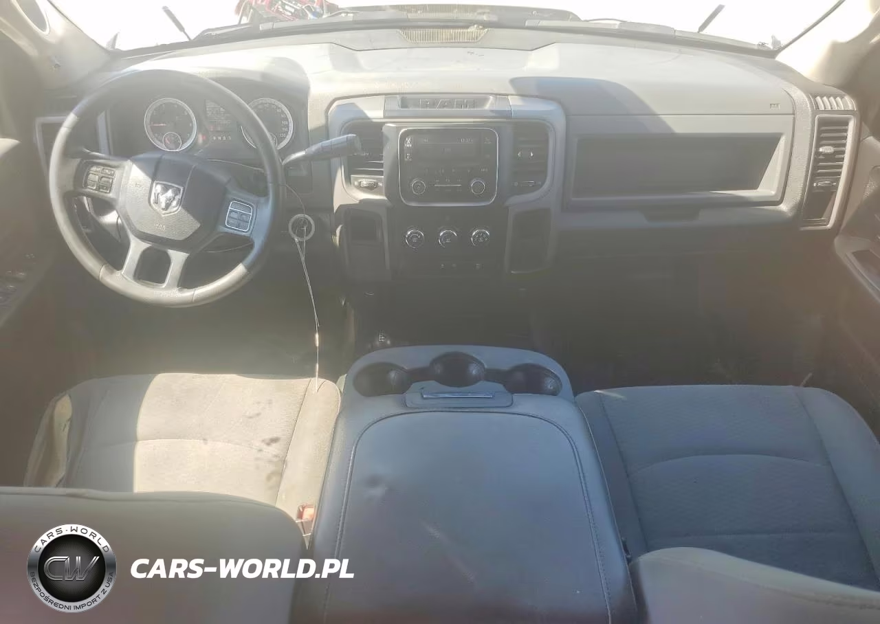 2018 Ram 3500 St VIN:3C63R3GJ4JG294817 - 8