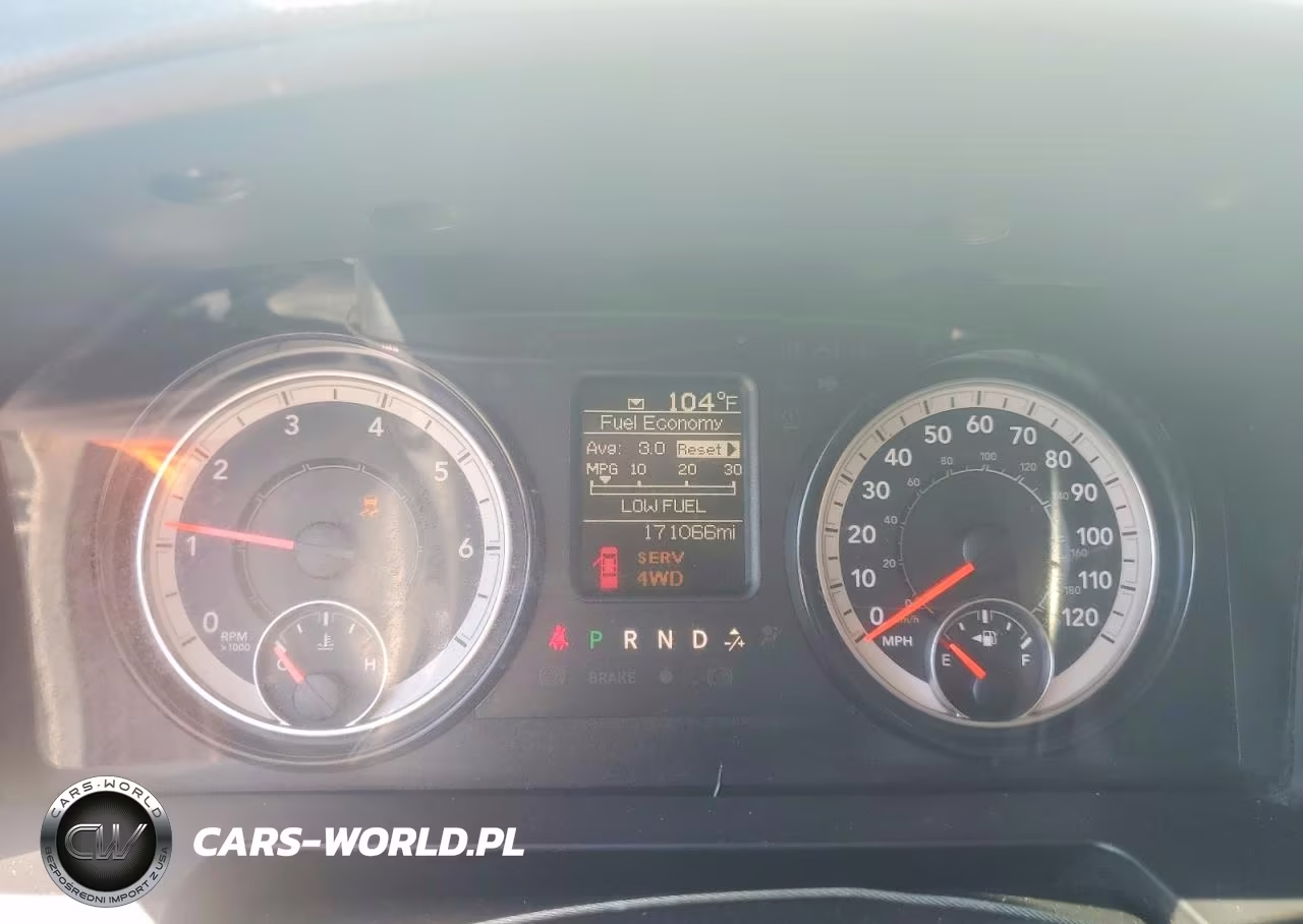 2018 Ram 3500 St VIN:3C63R3GJ4JG294817 - 9